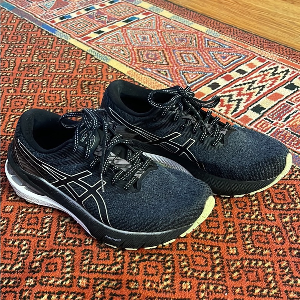 ASICS women’s size 7